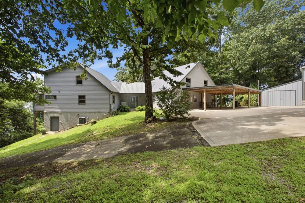 421 Bluff Point Ln Waverly, TN 37185