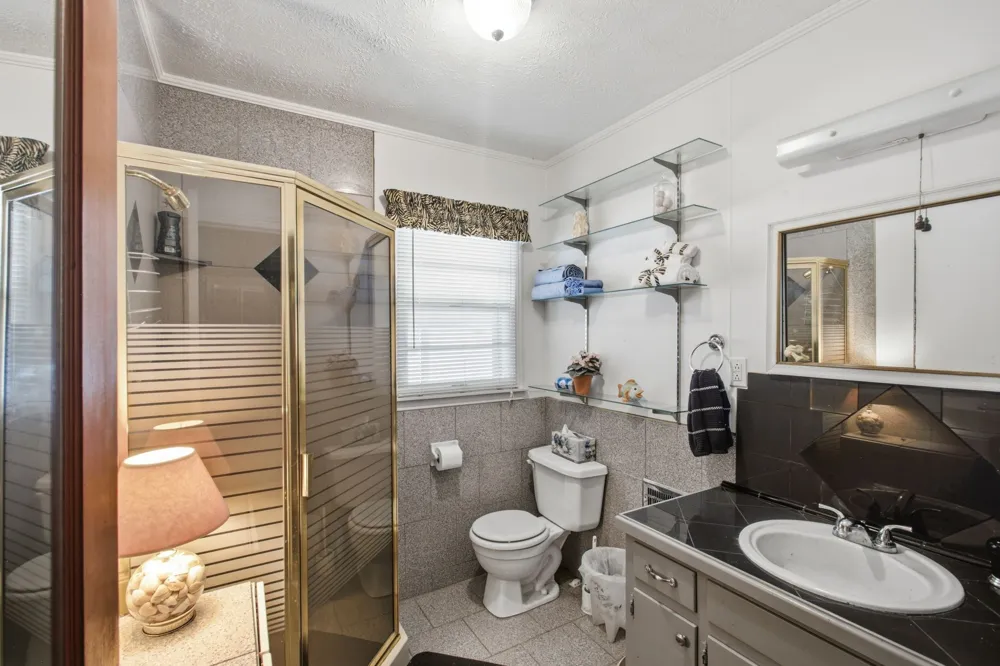 421 Bluff Point Ln Waverly, TN 37185