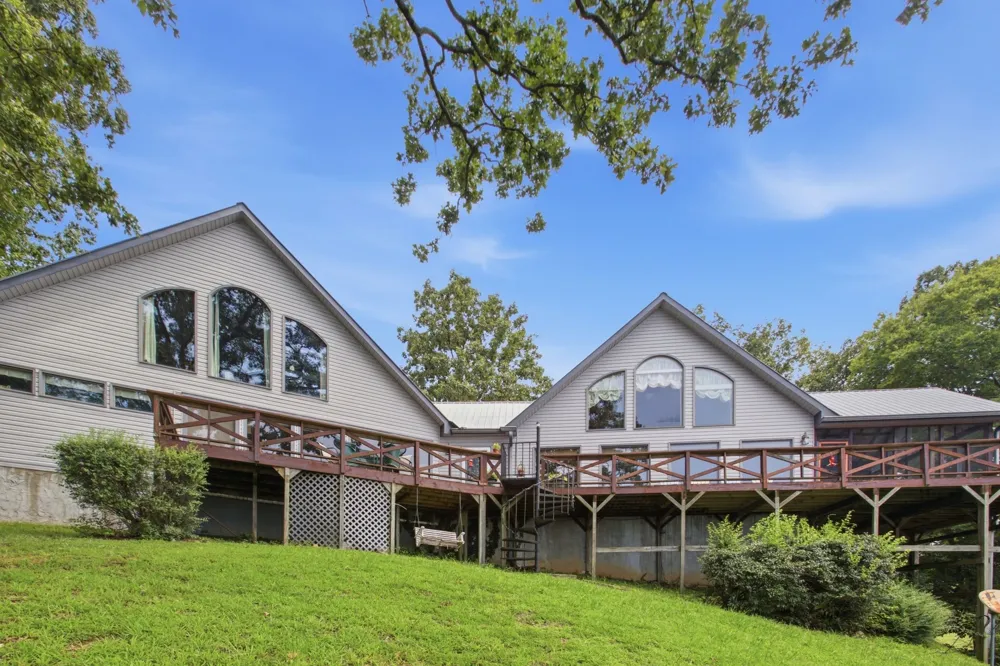 421 Bluff Point Ln Waverly, TN 37185