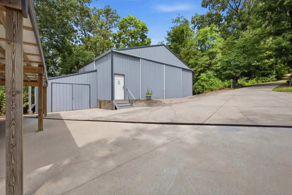421 Bluff Point Ln Waverly, TN 37185