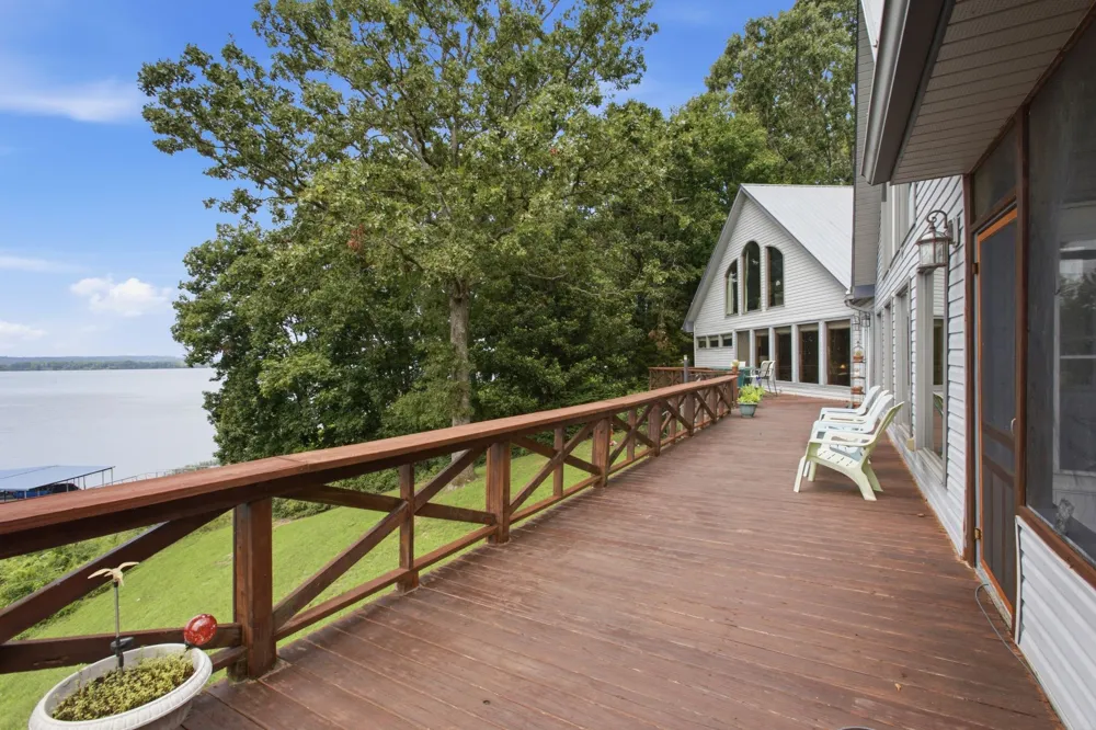 421 Bluff Point Ln Waverly, TN 37185
