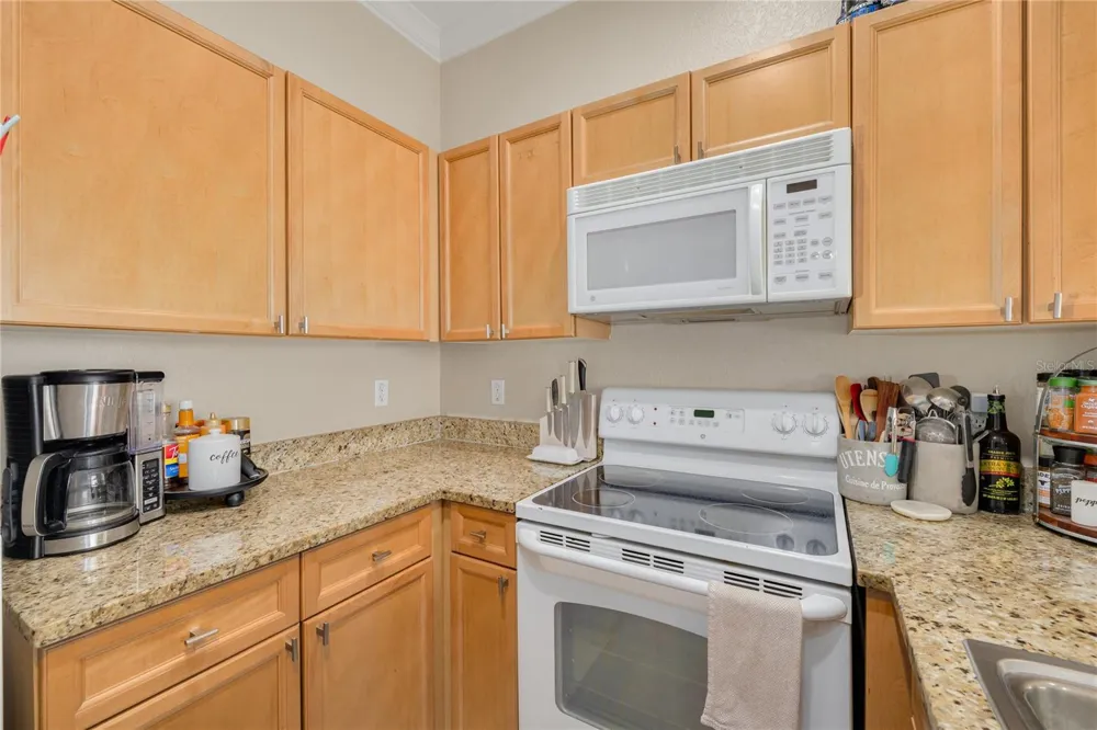 10015 6TH STREET St Petersburg, FL 33702