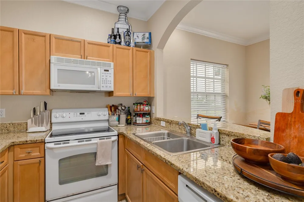 10015 6TH STREET St Petersburg, FL 33702
