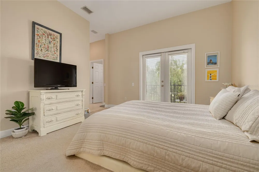 10015 6TH STREET St Petersburg, FL 33702