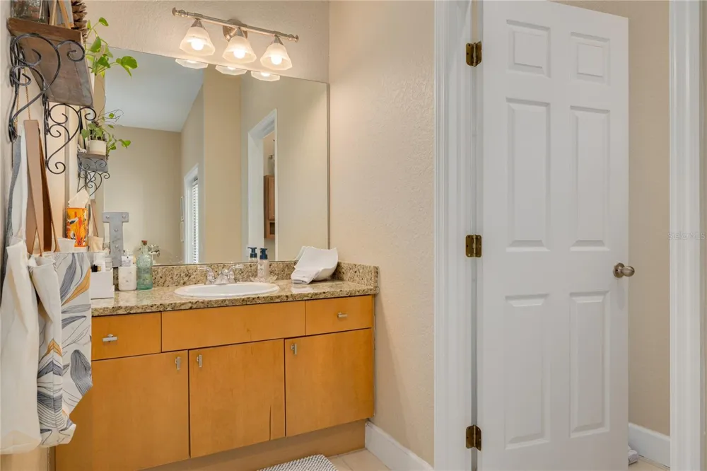 10015 6TH STREET St Petersburg, FL 33702