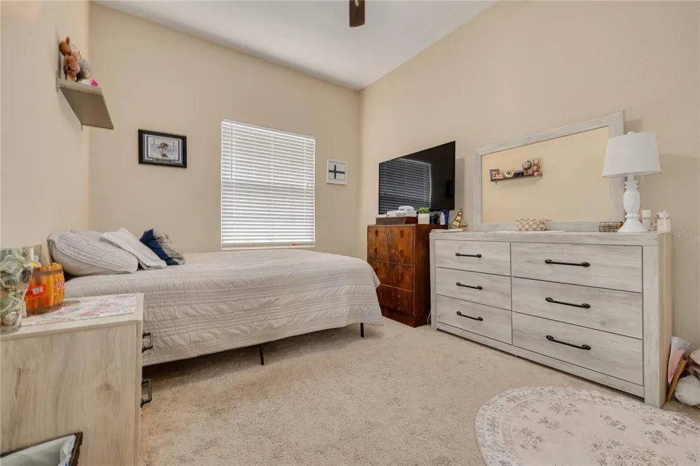 10015 6TH STREET St Petersburg, FL 33702