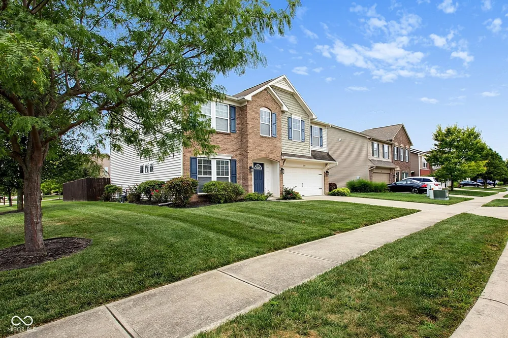 6107 W Brickell Lane McCordsville, IN 46055