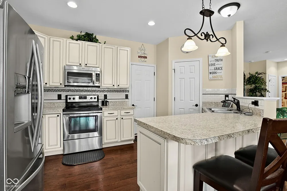 6107 W Brickell Lane McCordsville, IN 46055