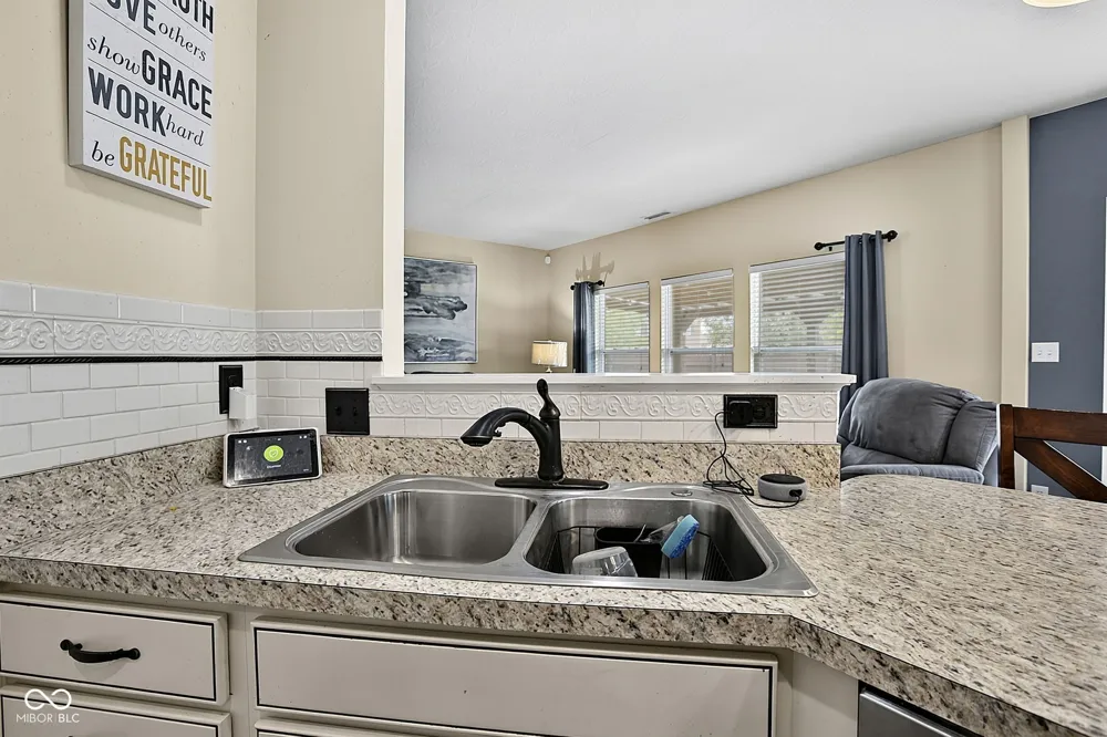 6107 W Brickell Lane McCordsville, IN 46055