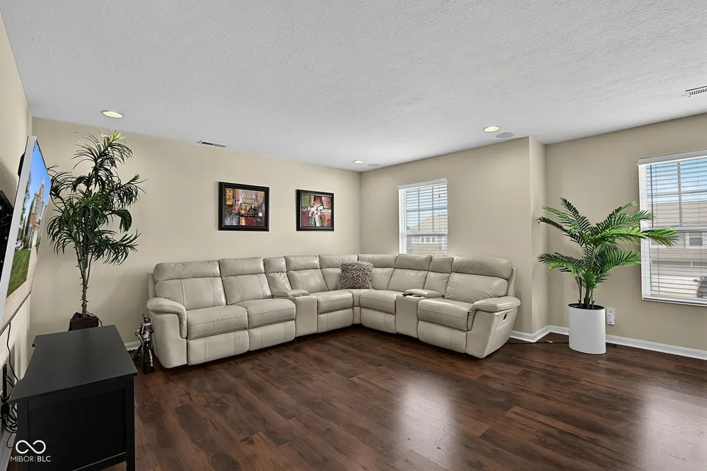6107 W Brickell Lane McCordsville, IN 46055
