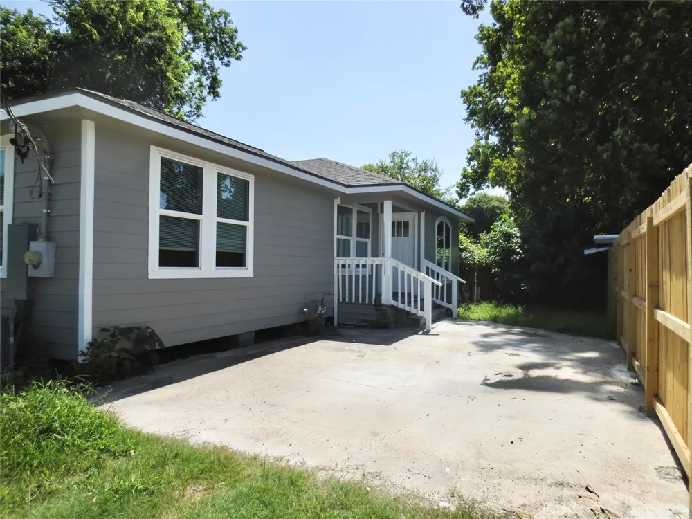2722 Parker Road #B Houston, TX 77093