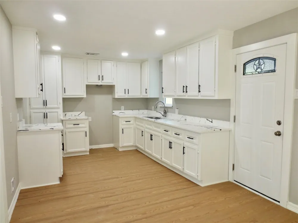 2722 Parker Road #B Houston, TX 77093