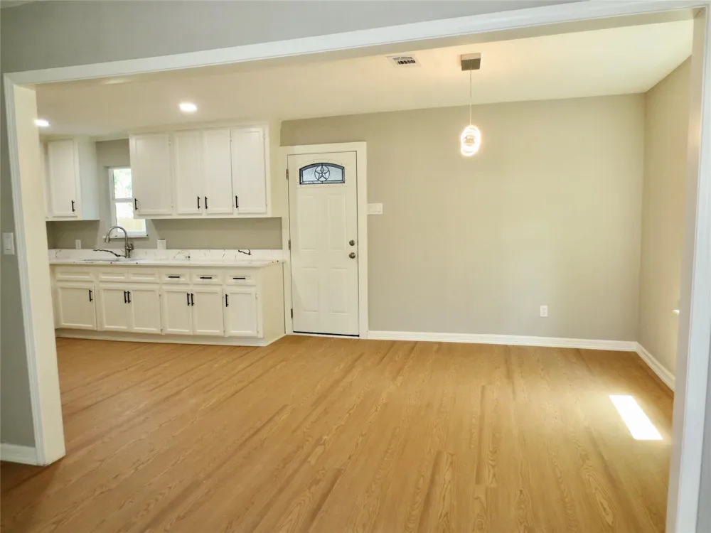 2722 Parker Road #B Houston, TX 77093