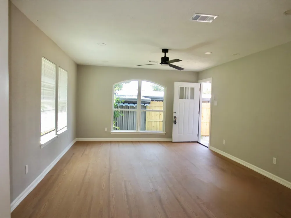 2722 Parker Road #B Houston, TX 77093