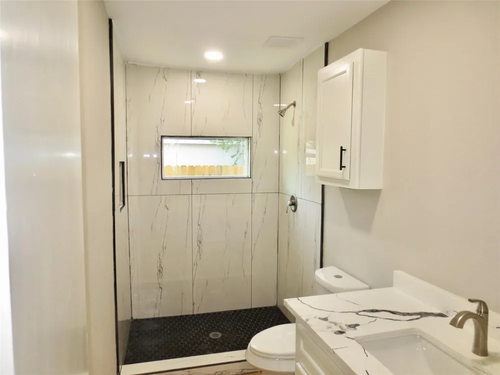 2722 Parker Road #B Houston, TX 77093