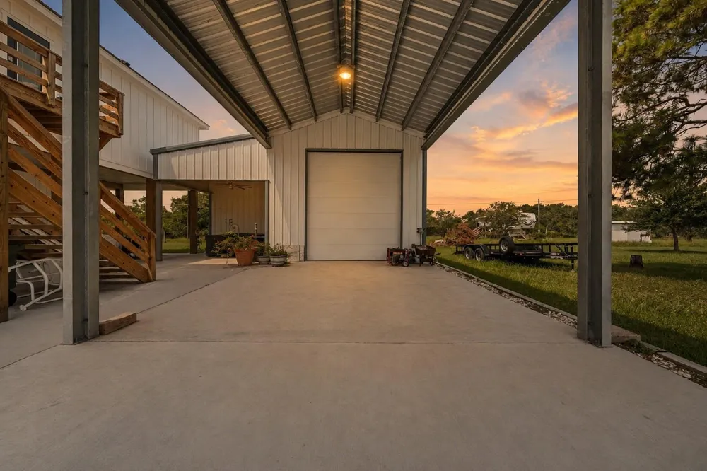29 Rabbit Drive Port O Connor, TX 77982