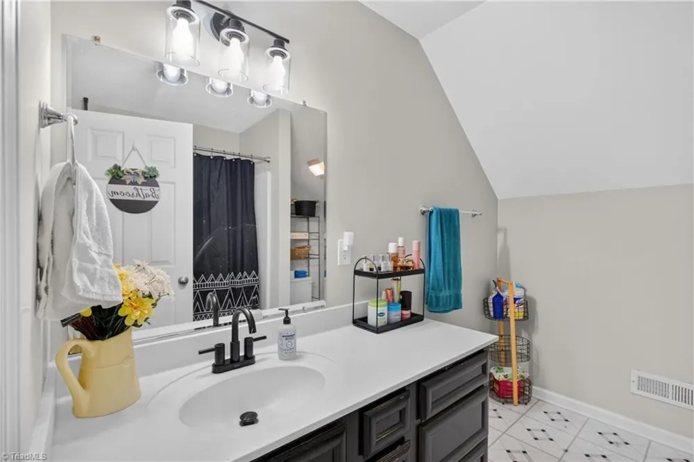 1045 Robbins Street Asheboro, NC 27203
