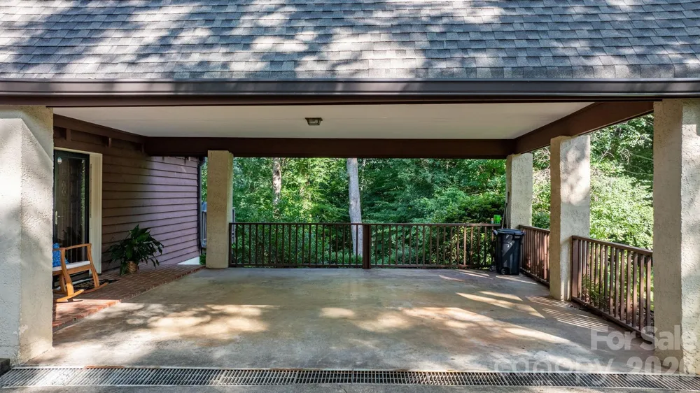 5562 Clearlake Drive Hickory, NC 28601