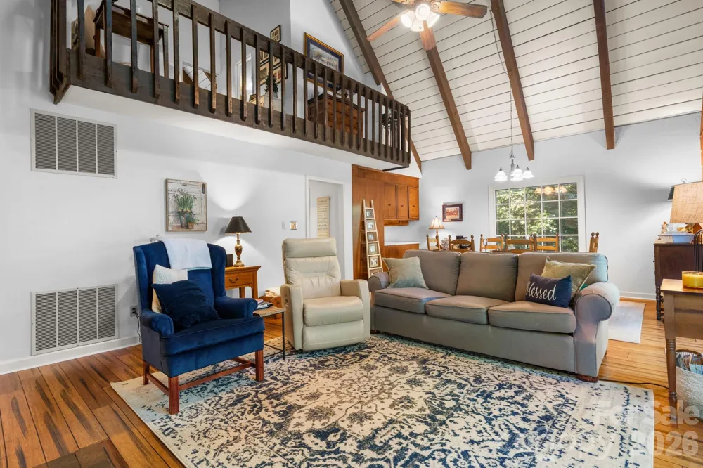 5562 Clearlake Drive Hickory, NC 28601
