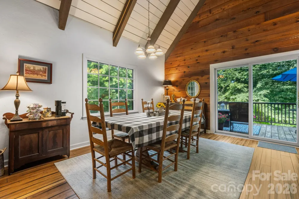 5562 Clearlake Drive Hickory, NC 28601