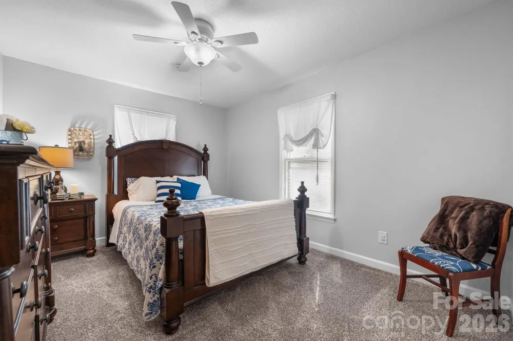5562 Clearlake Drive Hickory, NC 28601