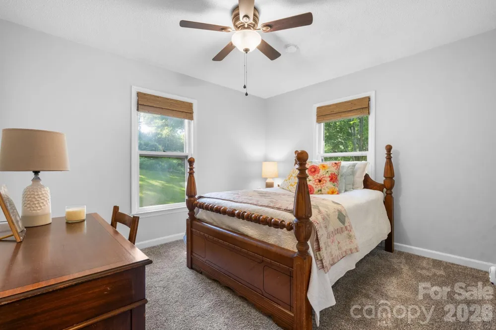 5562 Clearlake Drive Hickory, NC 28601