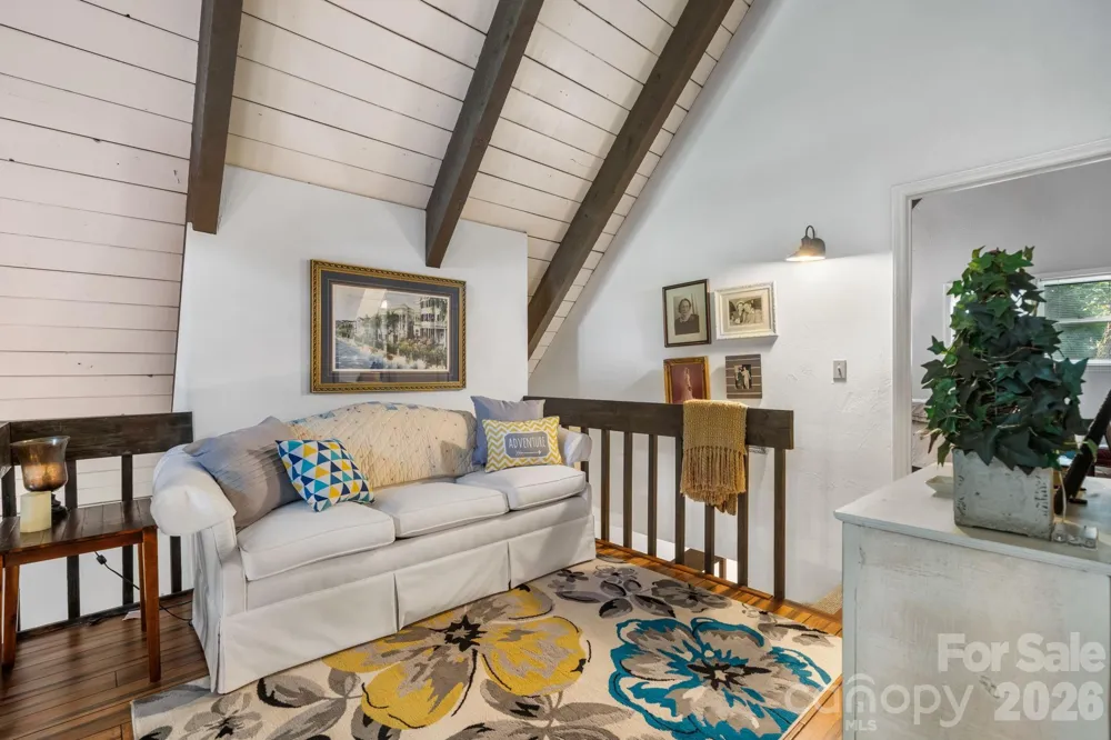 5562 Clearlake Drive Hickory, NC 28601