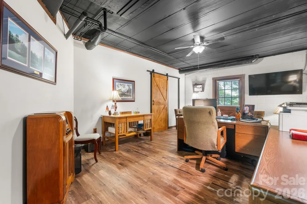 5562 Clearlake Drive Hickory, NC 28601