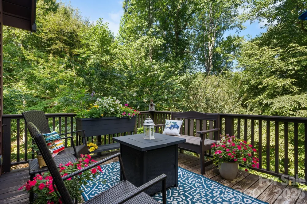5562 Clearlake Drive Hickory, NC 28601