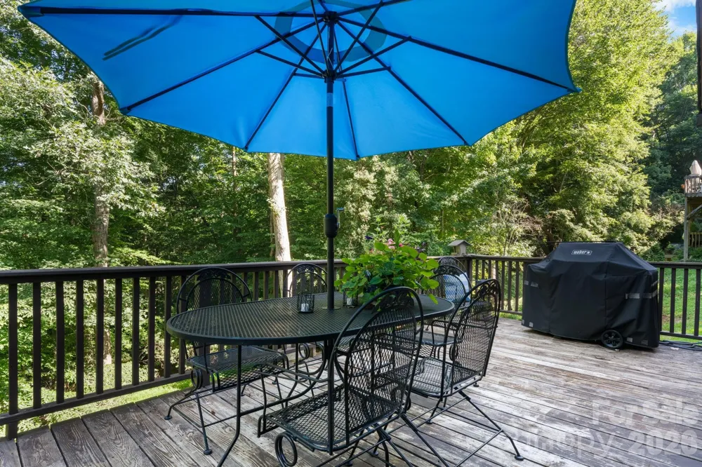 5562 Clearlake Drive Hickory, NC 28601