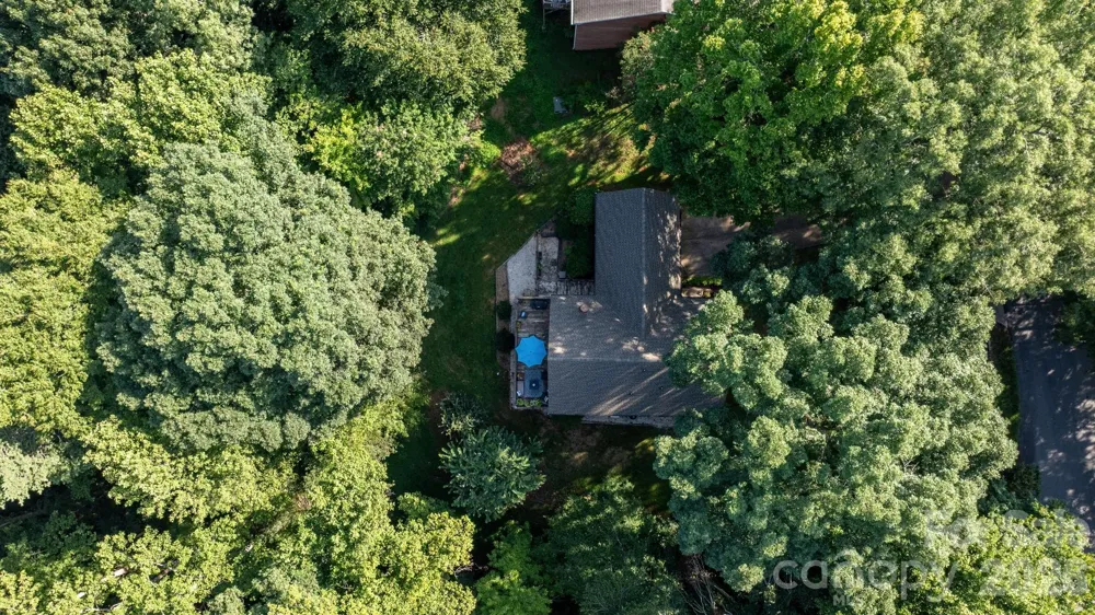 5562 Clearlake Drive Hickory, NC 28601