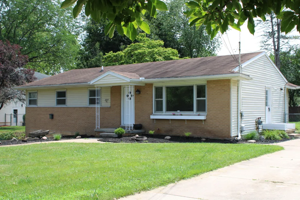 3027 Tulsa Drive Jackson, MI 49203