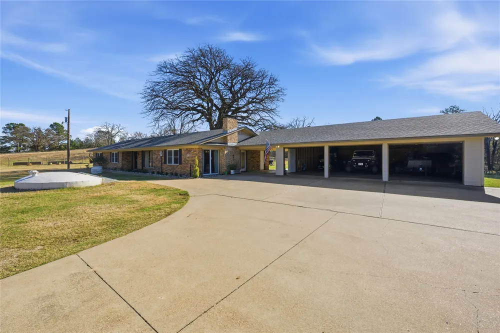 3662 ACR 359 Palestine, TX 75803