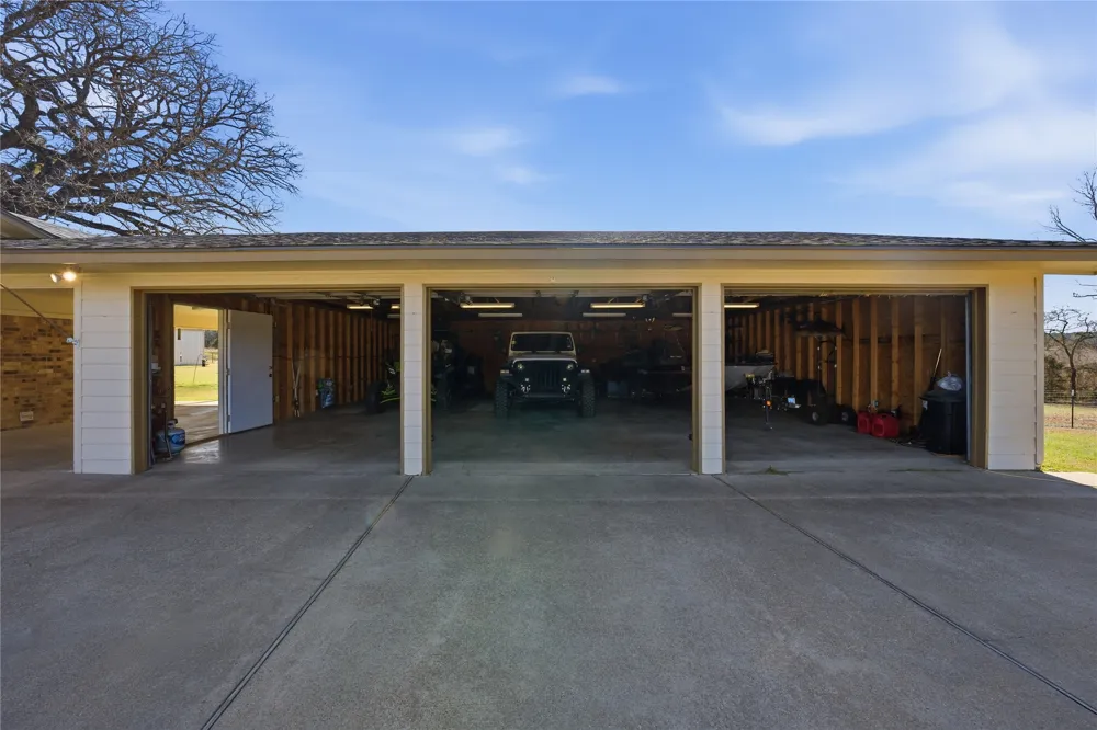 3662 ACR 359 Palestine, TX 75803