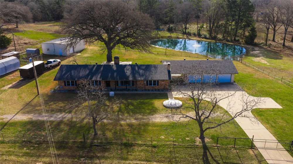 3662 ACR 359 Palestine, TX 75803