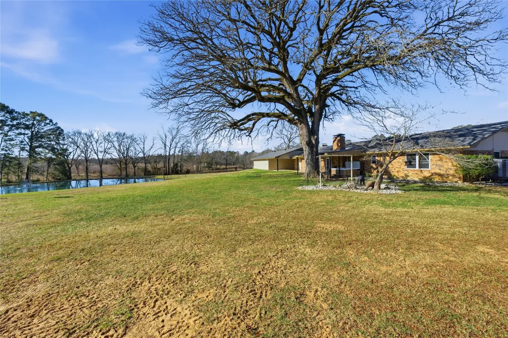 3662 ACR 359 Palestine, TX 75803