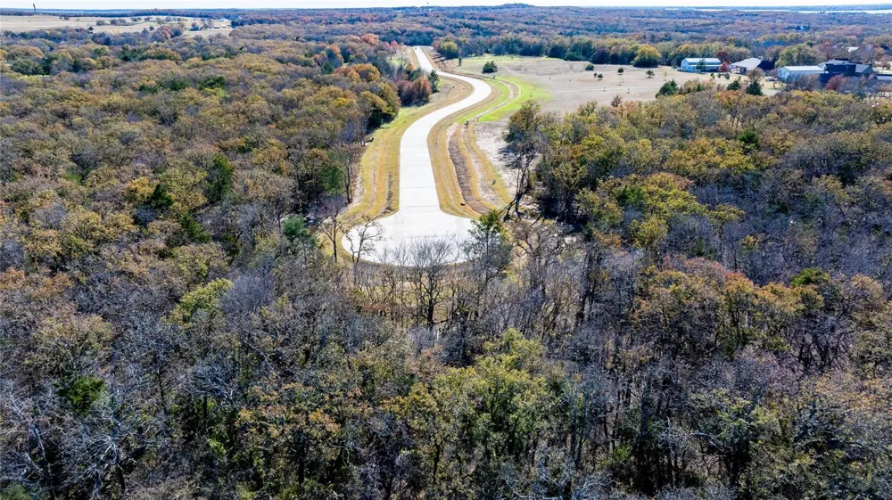 2 Shady Oak Lane Valley View, TX 76272