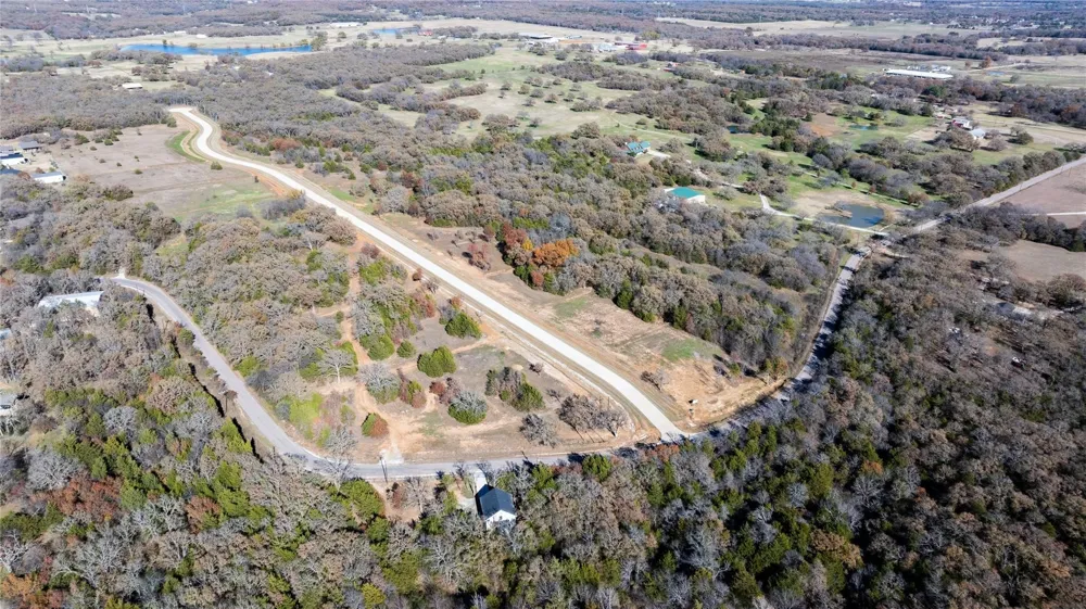 2 Shady Oak Lane Valley View, TX 76272