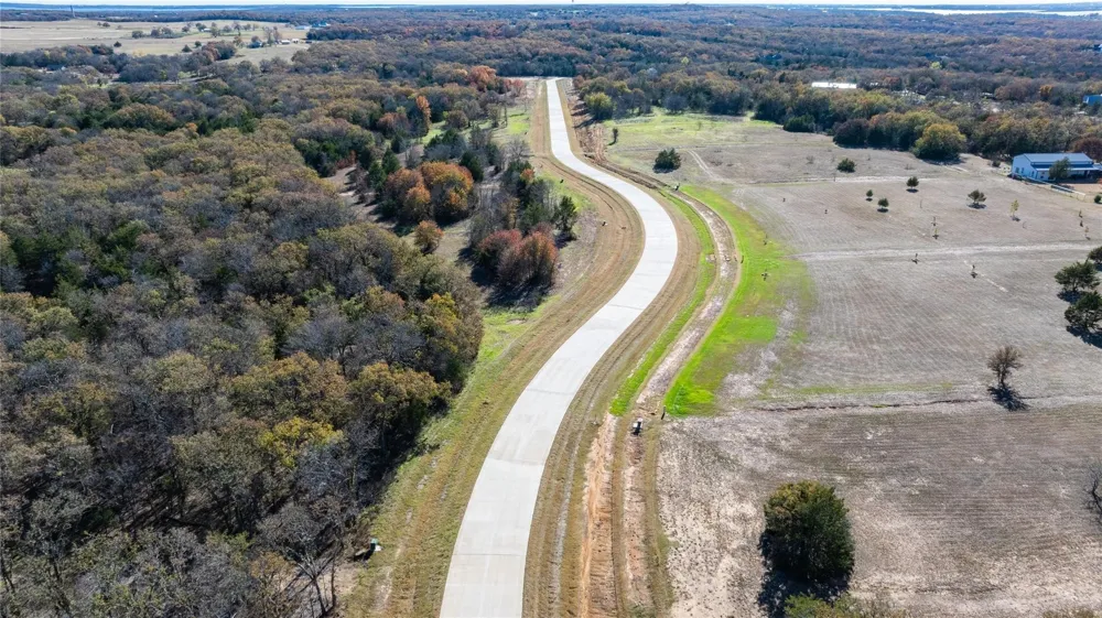 2 Shady Oak Lane Valley View, TX 76272