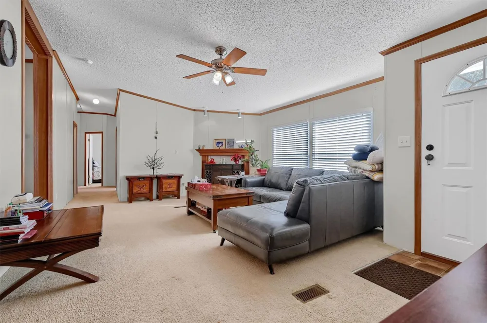 115 Candlewood Circle Gainesville, TX 76240