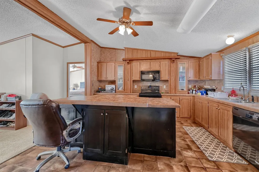 115 Candlewood Circle Gainesville, TX 76240