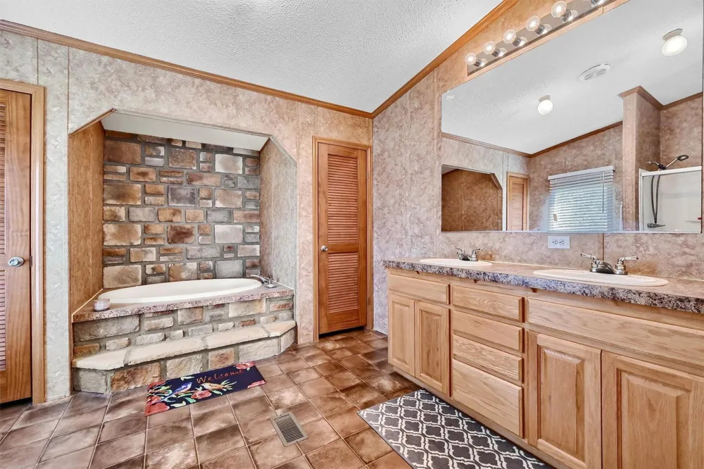 115 Candlewood Circle Gainesville, TX 76240