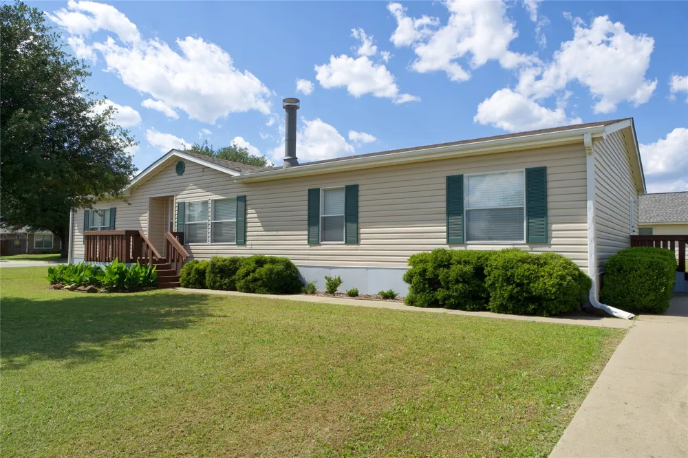 115 Candlewood Circle Gainesville, TX 76240