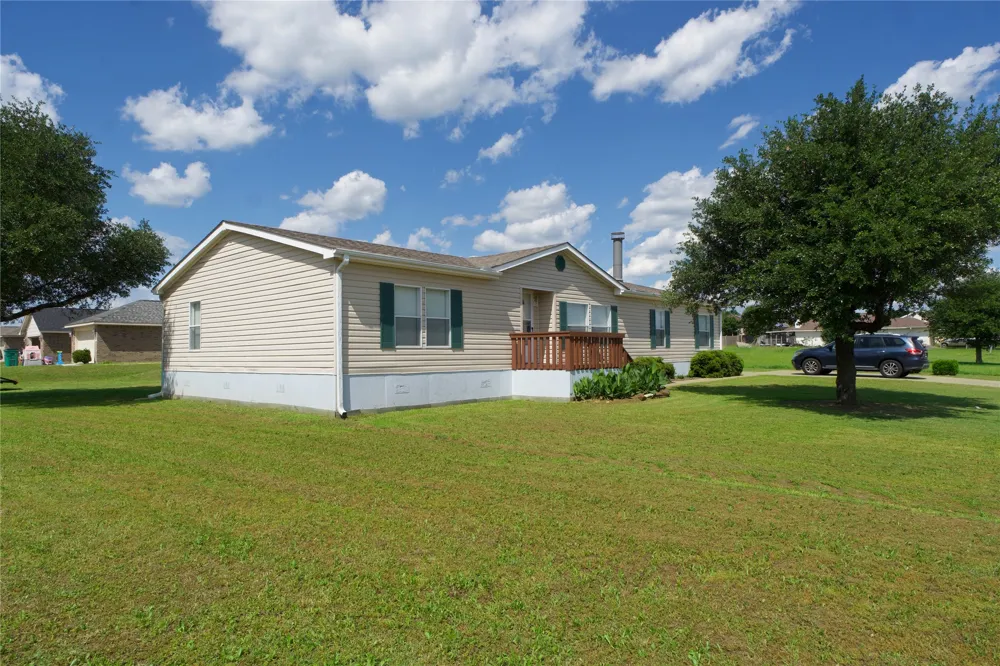 115 Candlewood Circle Gainesville, TX 76240