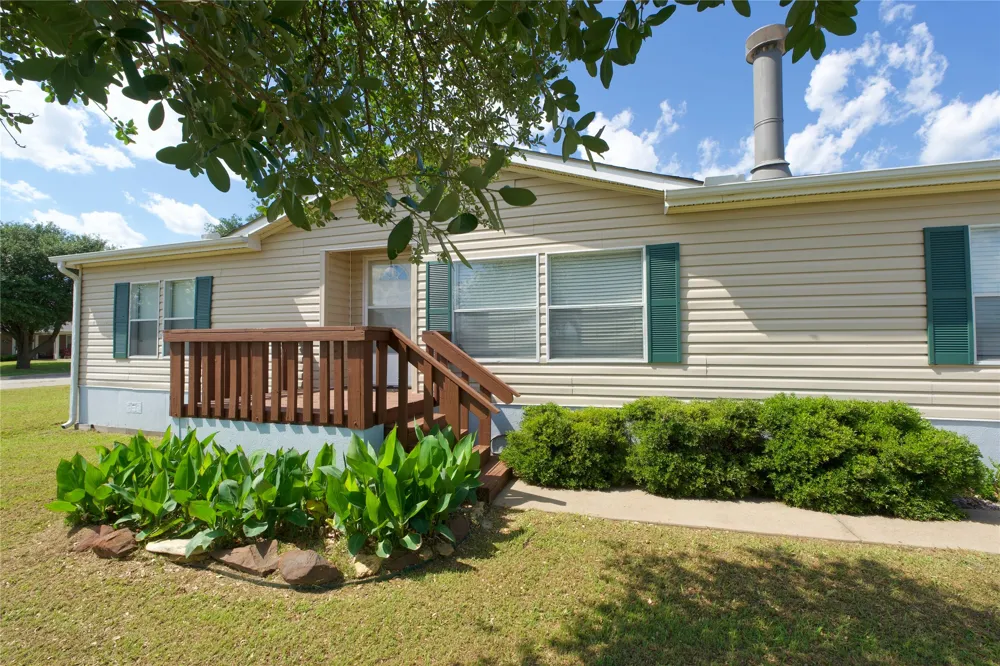 115 Candlewood Circle Gainesville, TX 76240