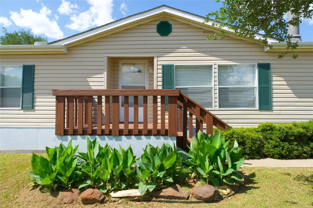 115 Candlewood Circle Gainesville, TX 76240