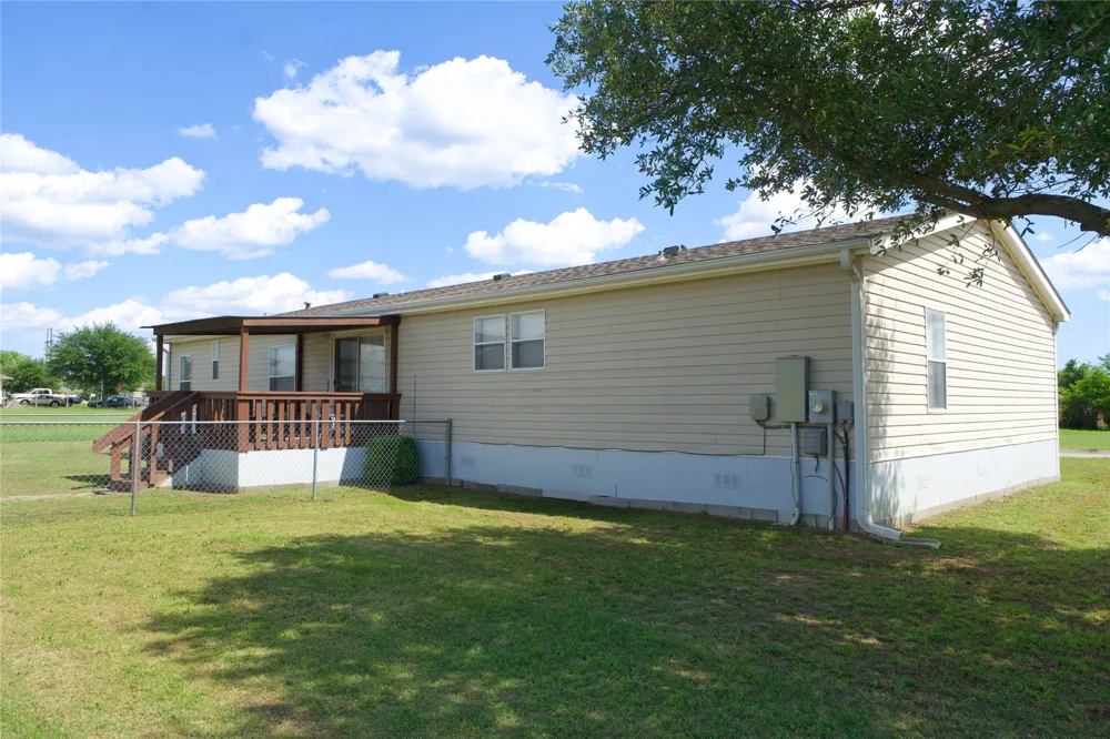 115 Candlewood Circle Gainesville, TX 76240