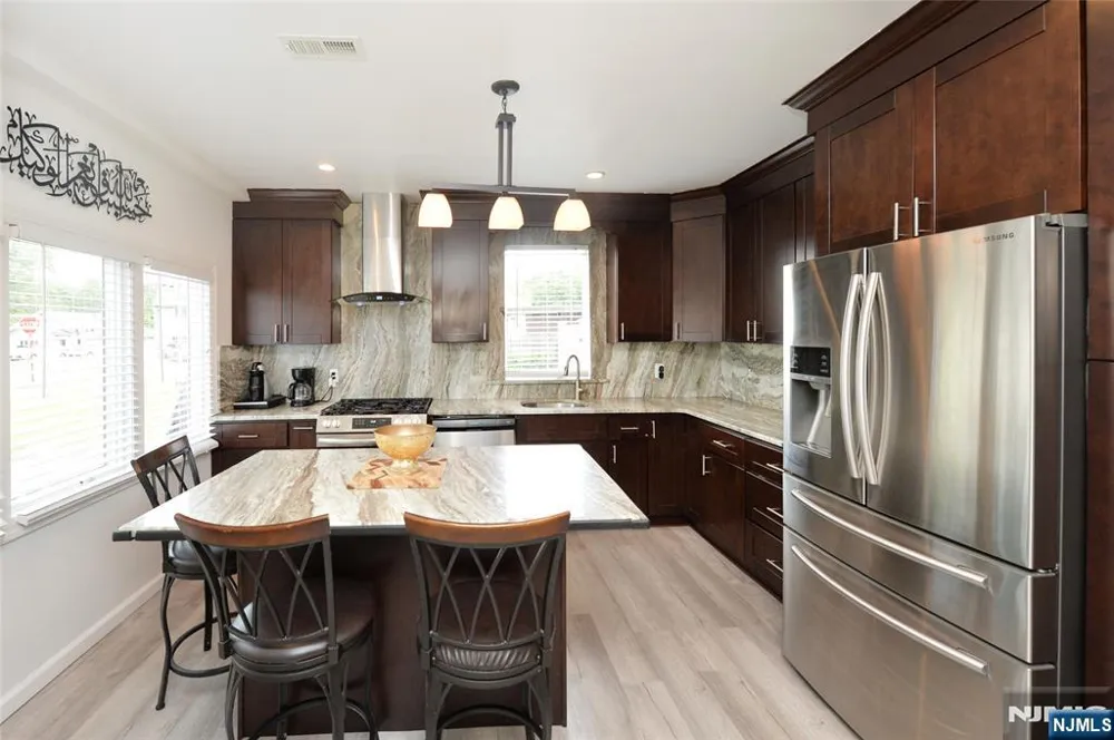 59 Hahn Avenue Rochelle Park, NJ 07662