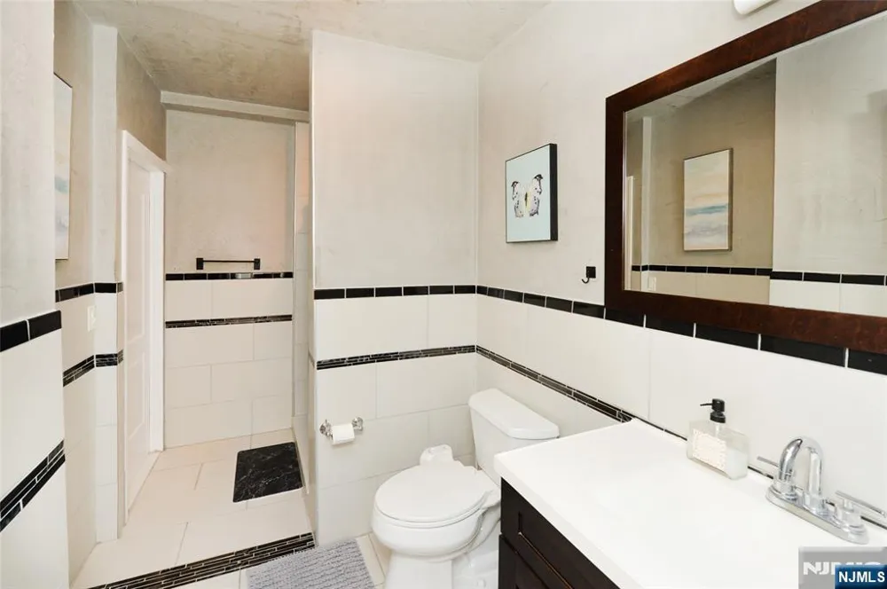 59 Hahn Avenue Rochelle Park, NJ 07662