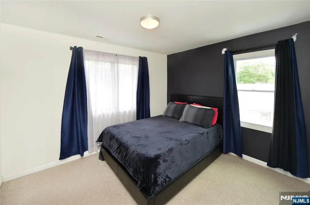 59 Hahn Avenue Rochelle Park, NJ 07662